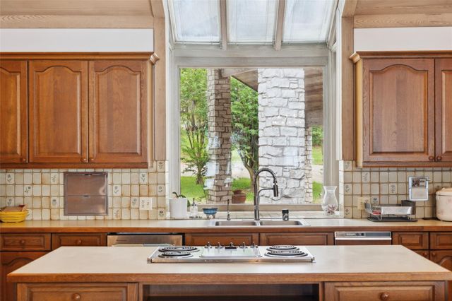 425 Old Fm 224, Coldspring, TX 77331