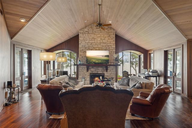 425 Old Fm 224, Coldspring, TX 77331