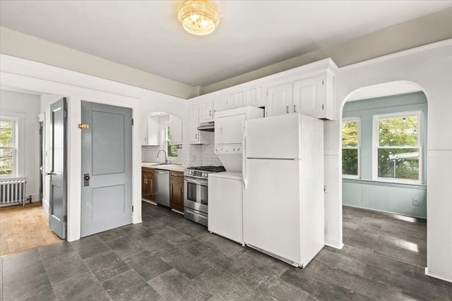 32 Bernice Ave, Brockton, MA 02301
