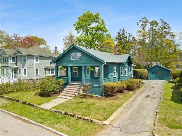 32 Bernice Ave, Brockton, MA 02301