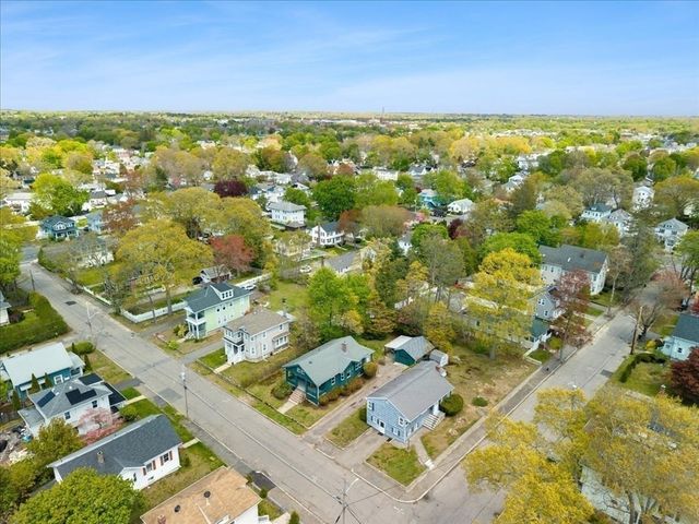 32 Bernice Ave, Brockton, MA 02301