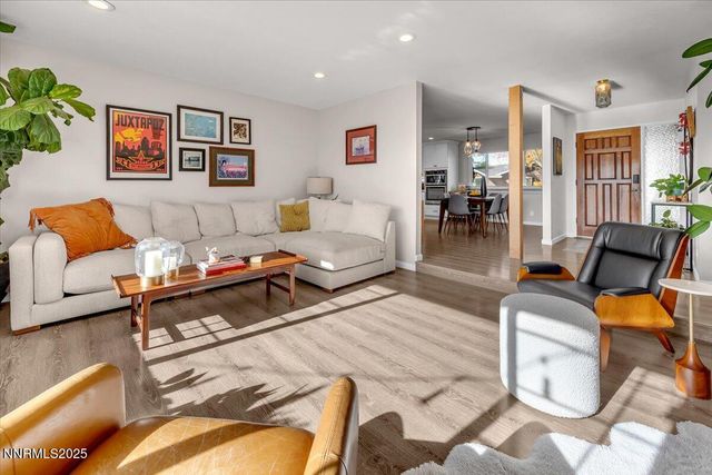 3880 Piccadilly Drive, Reno, NV 89509