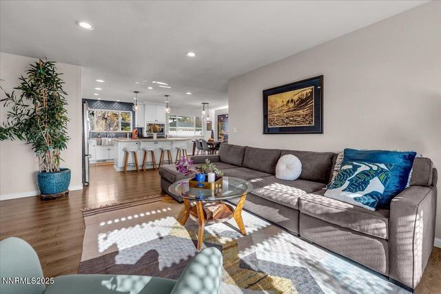 3880 Piccadilly Drive, Reno, NV 89509