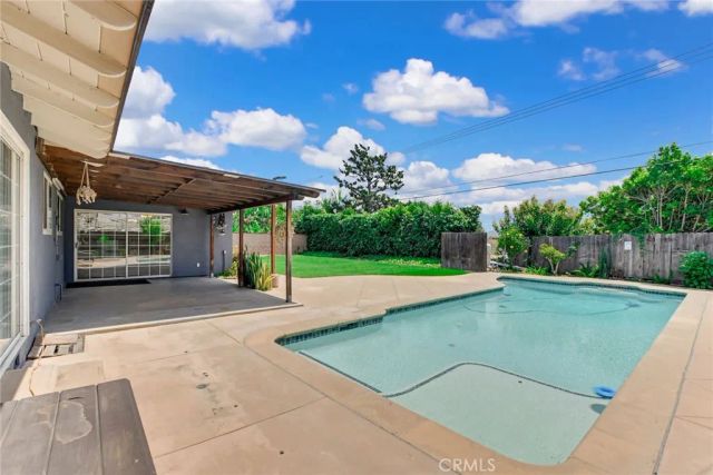 1302 E Bennett, Glendora, CA 91741