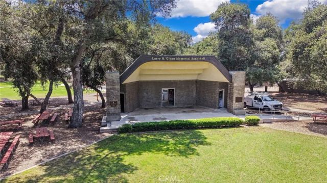1302 E Bennett, Glendora, CA 91741