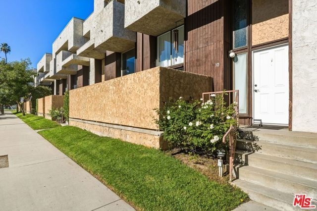 5307 Wilkinson Avenue 10, Valley Village, CA 91607