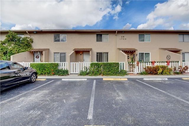 1759 NW 80th Avenue E, Margate, FL 33063