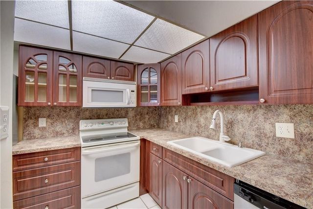 1759 NW 80th Avenue E, Margate, FL 33063