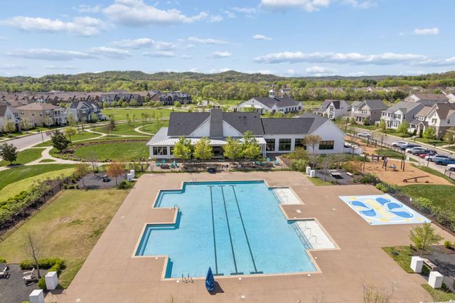 325 Gingerwood Ln, Hendersonville, TN 37075