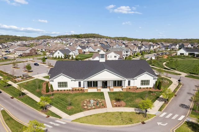 325 Gingerwood Ln, Hendersonville, TN 37075