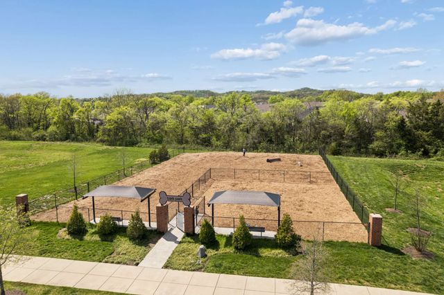 325 Gingerwood Ln, Hendersonville, TN 37075