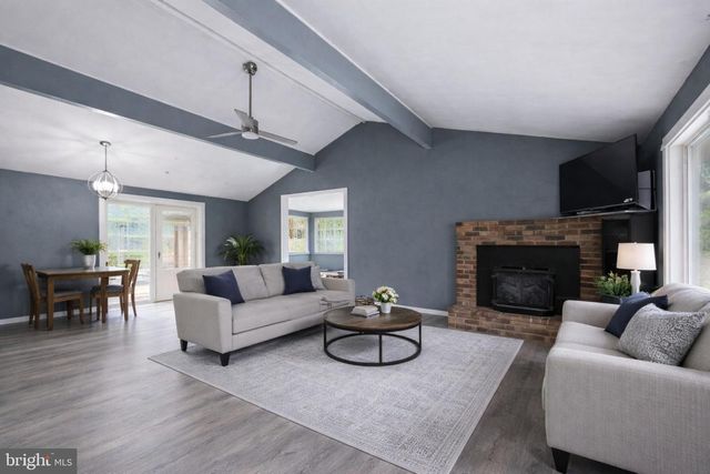 6856 HOWELLSVILLE RD, Boyce, VA 22620