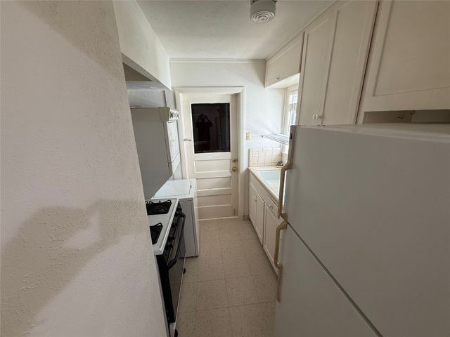 3623 Mount Everest Street, Dallas, TX 75211