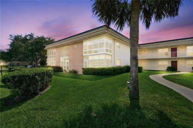 12 Vista Gardens Trail 104, Vero Beach, FL 32962