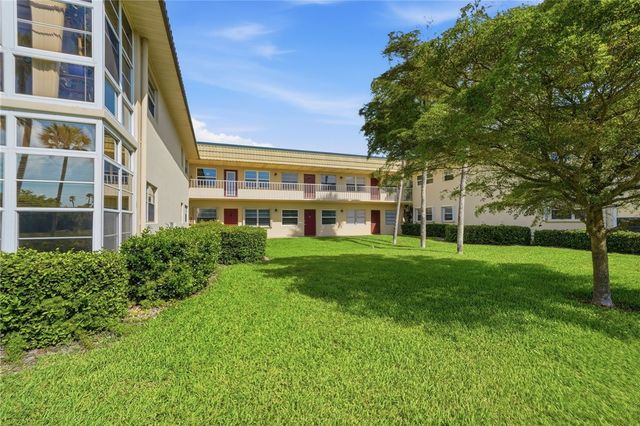 12 Vista Gardens Trail 104, Vero Beach, FL 32962