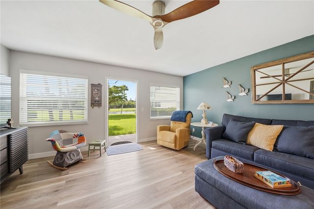 12 Vista Gardens Trail 104, Vero Beach, FL 32962