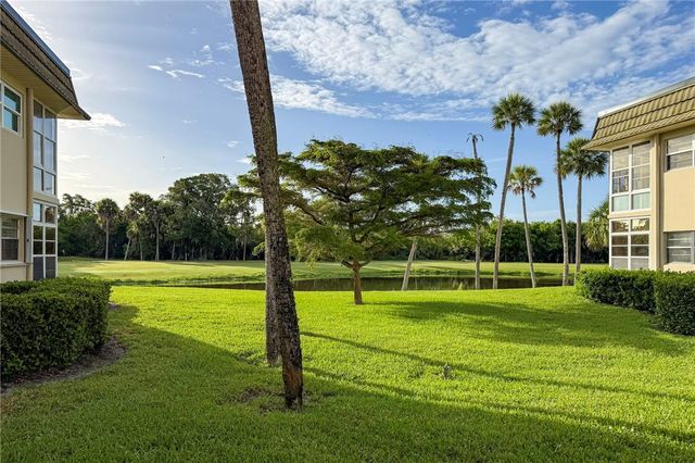 12 Vista Gardens Trail 104, Vero Beach, FL 32962
