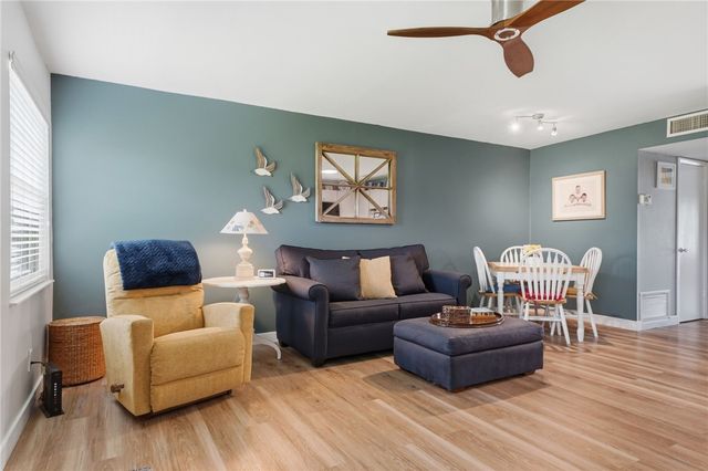 12 Vista Gardens Trail 104, Vero Beach, FL 32962