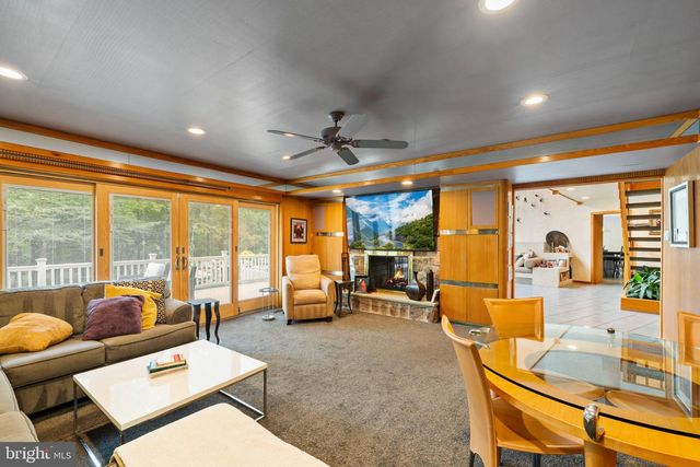 502 LONG LN, Huntingdon Valley, PA 19006
