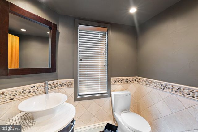 502 LONG LN, Huntingdon Valley, PA 19006
