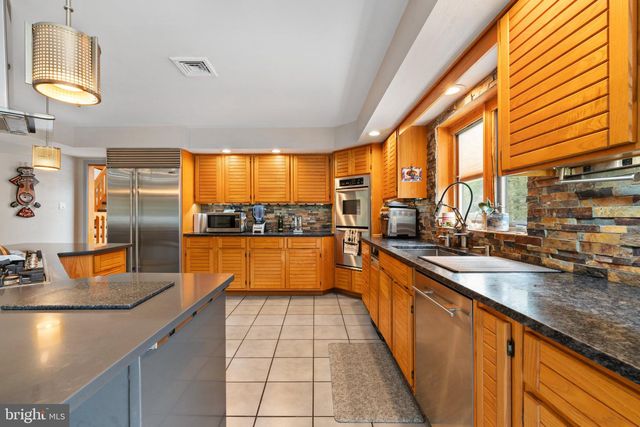 502 LONG LN, Huntingdon Valley, PA 19006