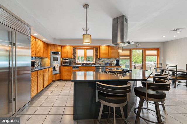 502 LONG LN, Huntingdon Valley, PA 19006
