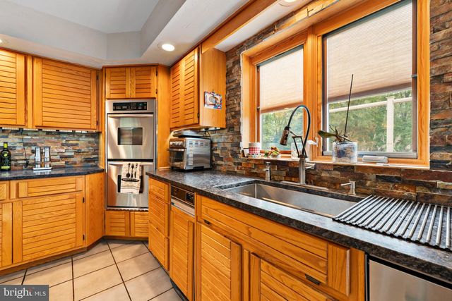 502 LONG LN, Huntingdon Valley, PA 19006