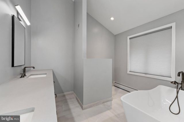 502 LONG LN, Huntingdon Valley, PA 19006