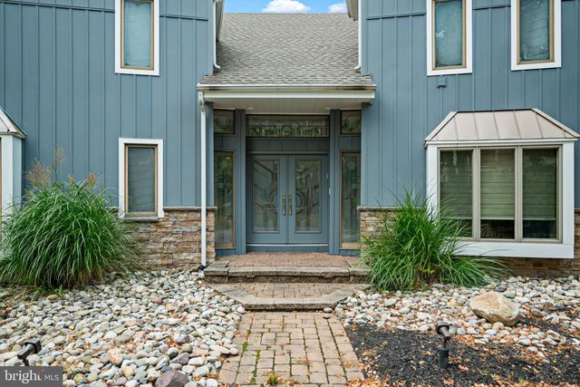 502 LONG LN, Huntingdon Valley, PA 19006