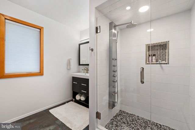502 LONG LN, Huntingdon Valley, PA 19006