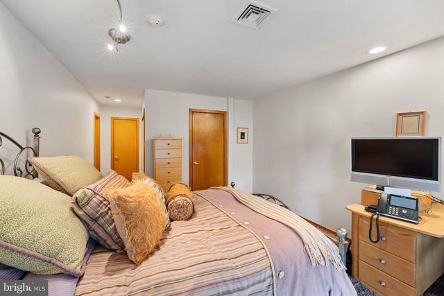 502 LONG LN, Huntingdon Valley, PA 19006