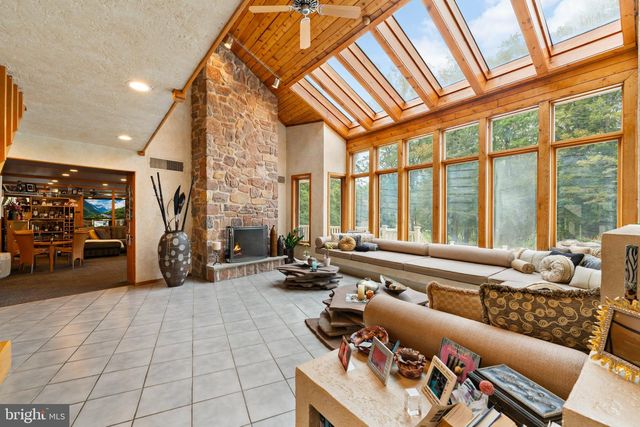 502 LONG LN, Huntingdon Valley, PA 19006