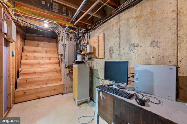 502 LONG LN, Huntingdon Valley, PA 19006