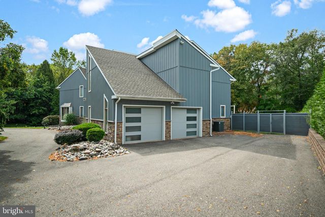 502 LONG LN, Huntingdon Valley, PA 19006
