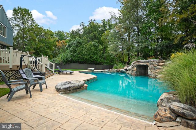 502 LONG LN, Huntingdon Valley, PA 19006