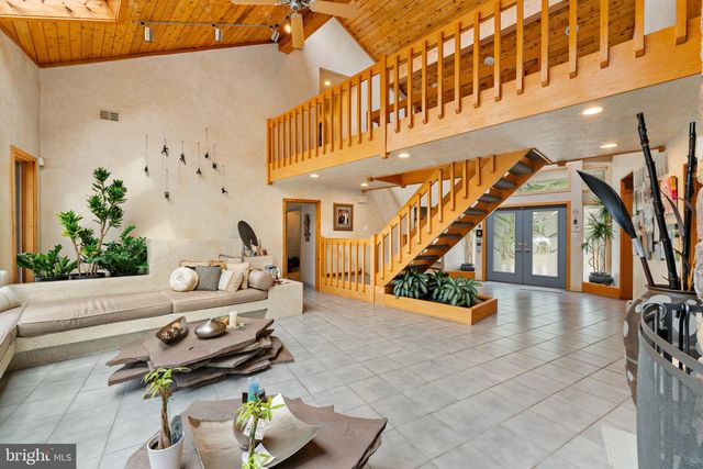 502 LONG LN, Huntingdon Valley, PA 19006