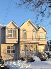 146 Jefferson Avenue B, Mineola, NY 11501