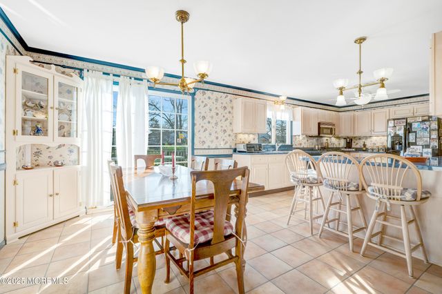 4 Brooke Street, Oakhurst, NJ 07755