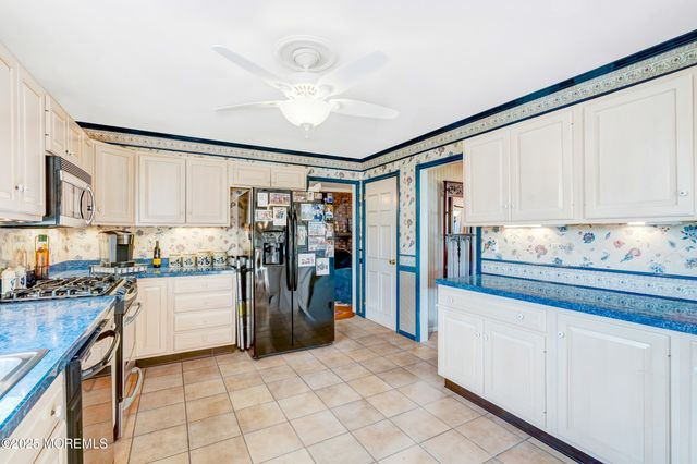 4 Brooke Street, Oakhurst, NJ 07755