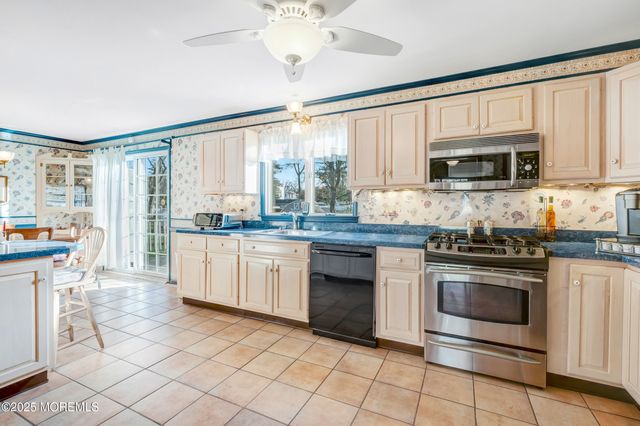 4 Brooke Street, Oakhurst, NJ 07755