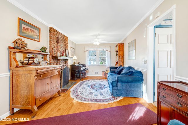 4 Brooke Street, Oakhurst, NJ 07755