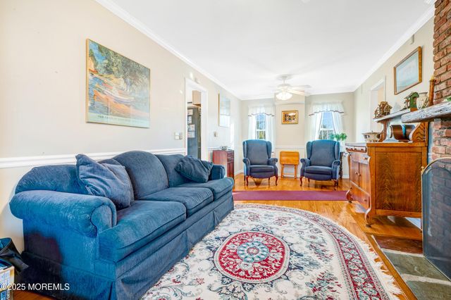 4 Brooke Street, Oakhurst, NJ 07755