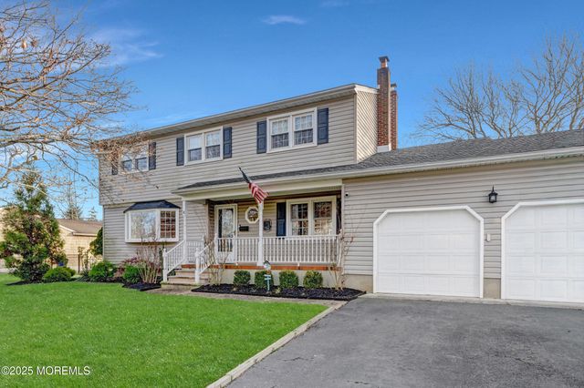 4 Brooke Street, Oakhurst, NJ 07755