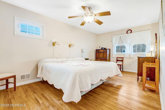 4 Brooke Street, Oakhurst, NJ 07755