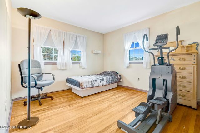 4 Brooke Street, Oakhurst, NJ 07755