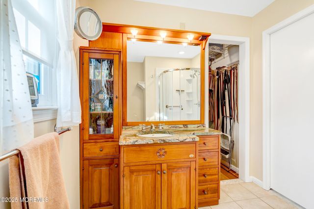 4 Brooke Street, Oakhurst, NJ 07755