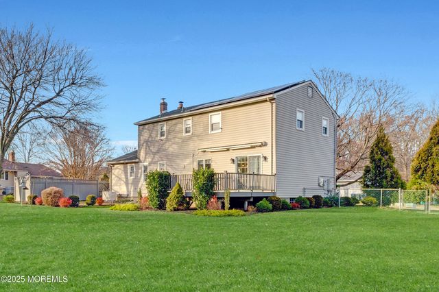 4 Brooke Street, Oakhurst, NJ 07755