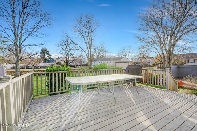 4 Brooke Street, Oakhurst, NJ 07755