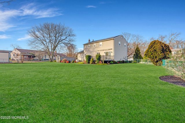 4 Brooke Street, Oakhurst, NJ 07755