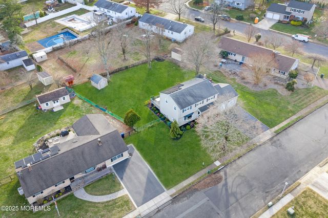 4 Brooke Street, Oakhurst, NJ 07755